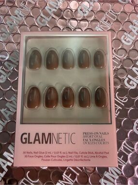 Glamnetic Press-On Nails in Brown